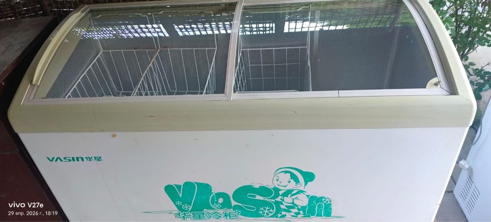 Морозильный ларь Vasin 328л,работает хорошо