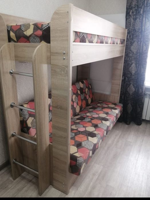 Продам двухъярусную  кровать