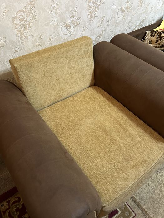 Продам кресло с подушкой