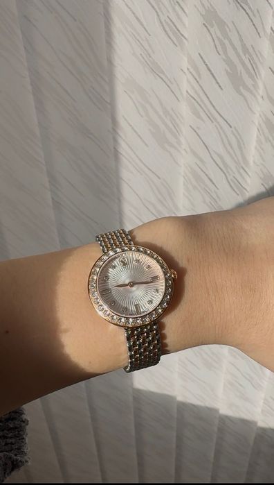 Swarovski часовник със сертификат
