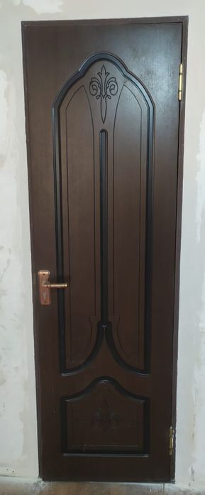 Продаётся двери комнатные