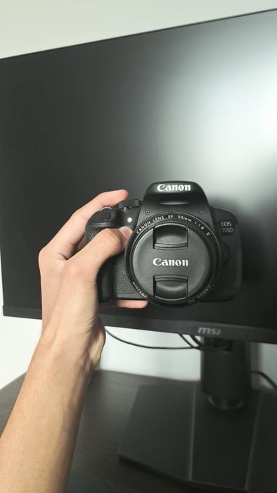 Canon EOS 700D + 50mm