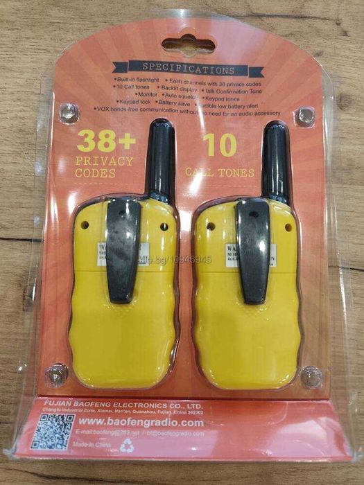 Комплект 2 Броя Детска Радиостанция Уоки-Токи Baofeng Фенер 3км обхват
