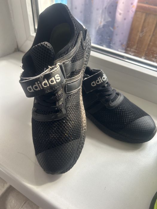 Кроссовки подростковые 36-37 размер