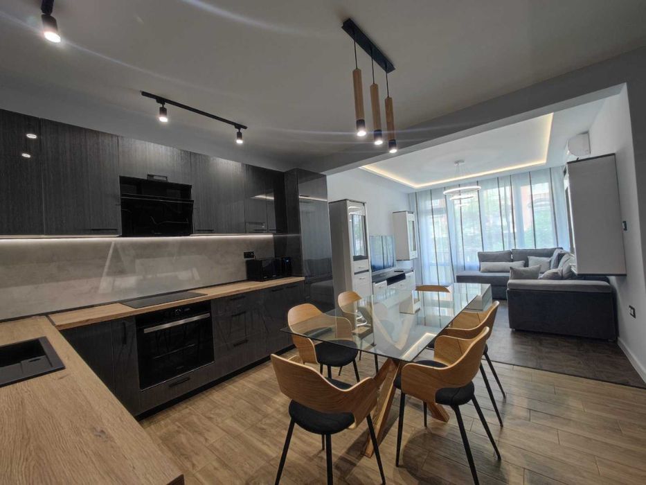 Дава се под наем Тристаен апартамент в София, Център - 1000 кв.м за 1275 € - Снимка #7