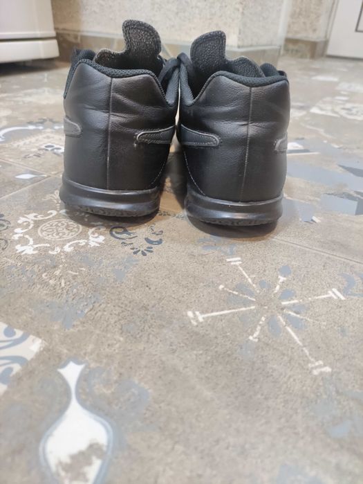 Маратонки Nike за футбол