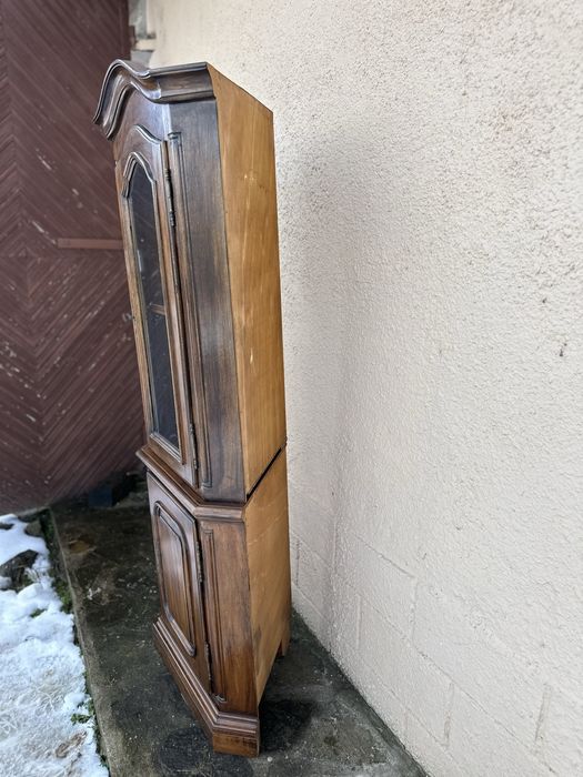 Ретро ъглова витрина  с шкаф