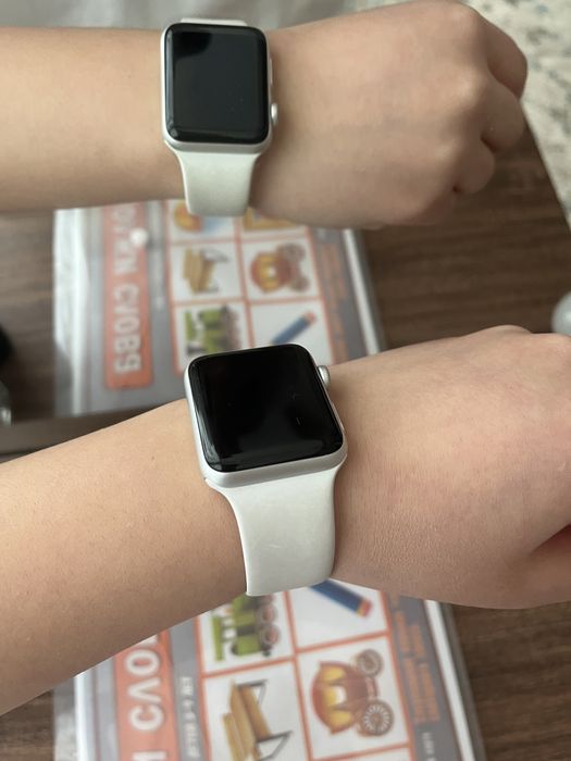 Apple Watch 3 в идеальном состоянии без царапин с коробкой и зарядкой