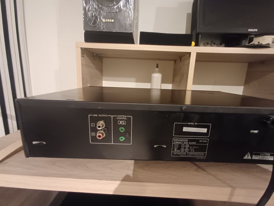 VAND.  CD.  Kenwood Dp 1020