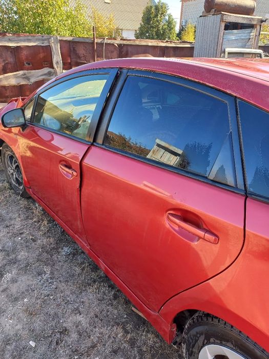 Тойота приус 2012 год