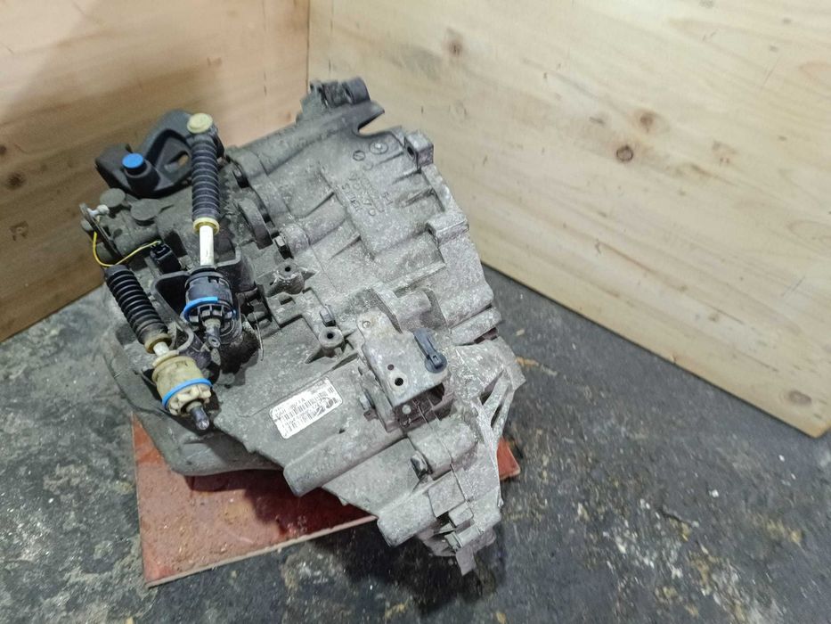 Cutie viteze 5 trepte manuala Volvo V70 S60 S80 2.4 bi fuel 2000- 2006
