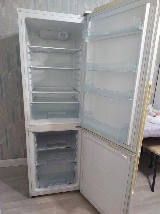 Срочно продам холодильник Samsung