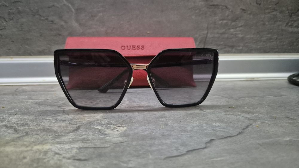 Дамски слънчеви очила GUESS