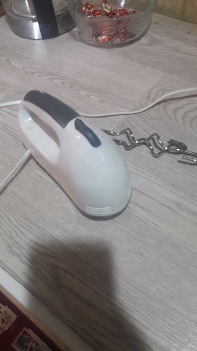 Продам ручной миксер