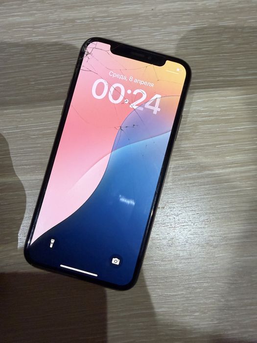 Продам Iphone XS 64gb