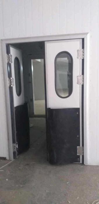 Маятниковые двери, промышленные