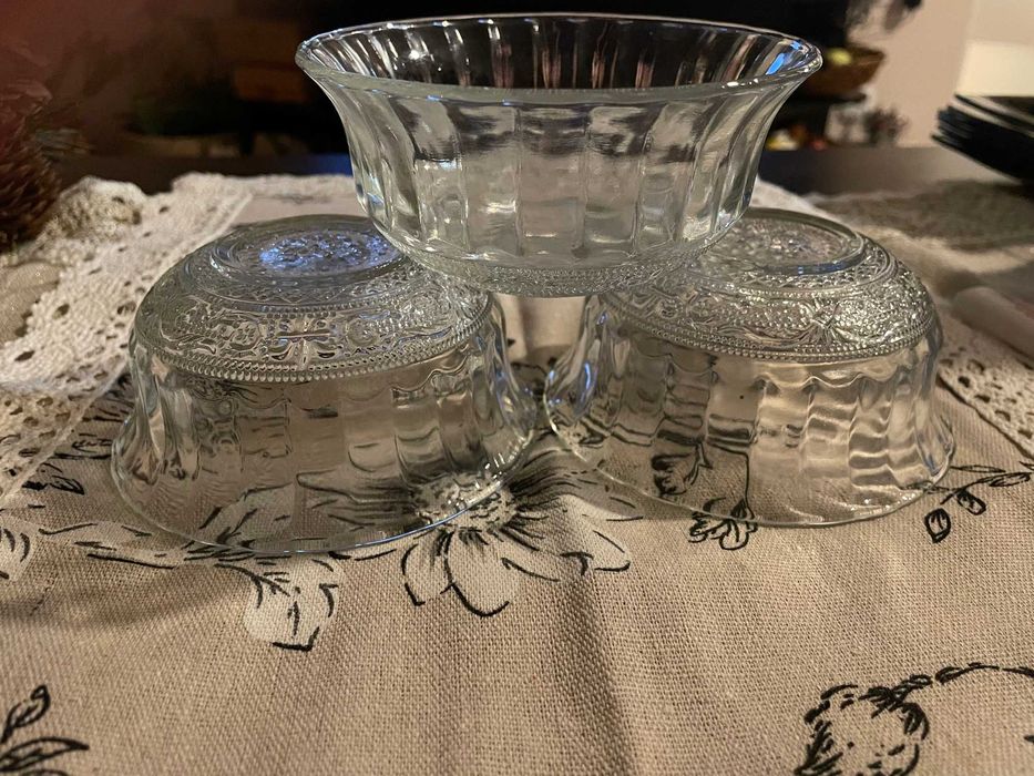 Чаши за мелба и купички