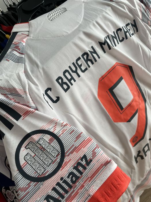 Trixou de fotbal Adidas Bayer Munich Bsyern Munchen Kane 9 marime M