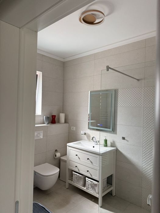 Casă tip duplex mobilată