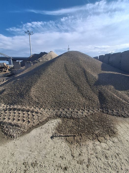 Cariera Ovidiu nisip, piatra ,balastr, pietriș ,cap de miel,pamant.
