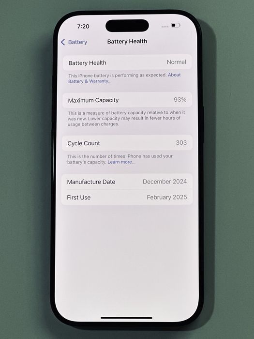 iPhone 16 Pro Black 93% battery
