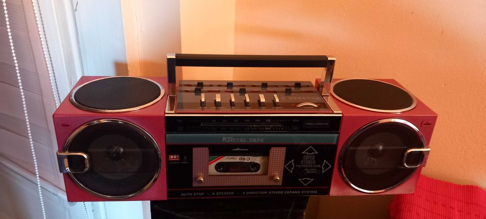 Radiocasetofon Palladium model 879 rosu 6 speaker