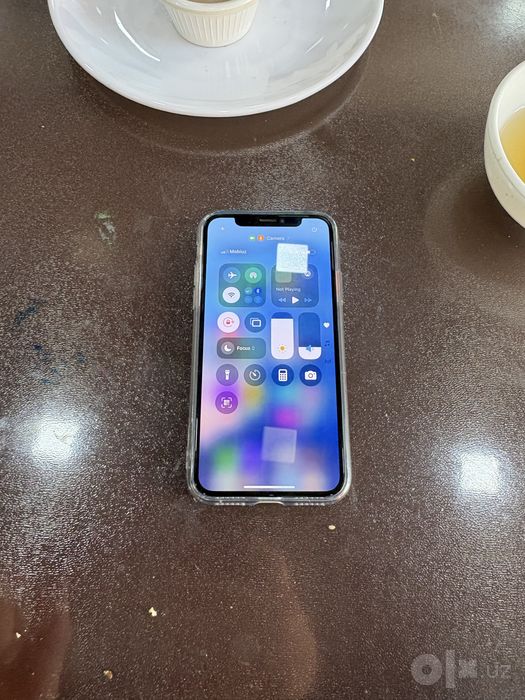 Srochni Iphone xs 64gb oq zo’r ishlidi holati rasmda