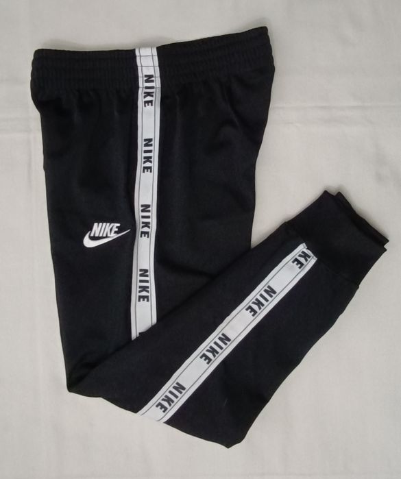 Nike Sportswear Tracksuit оригинален екип ръст 146-156см горно и долно