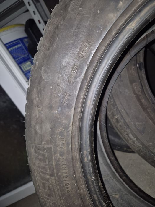 Vand 3 anvelope michelin  120 lei toate 3 buc
