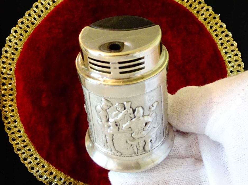 Настолна запалка от калай HB,W.Germany,перфектна.