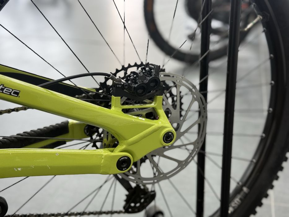 Yt Capra M размер 29 цола 1х12 Sram GX