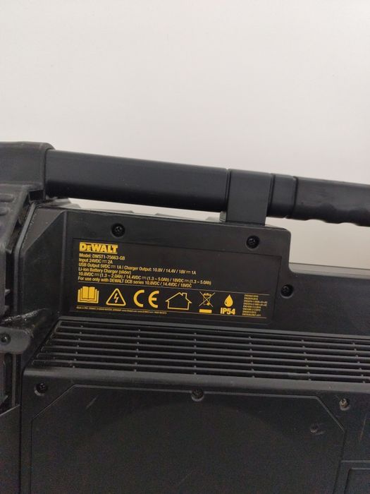 Vând boxă dewalt pt șantier + baterie 4ah