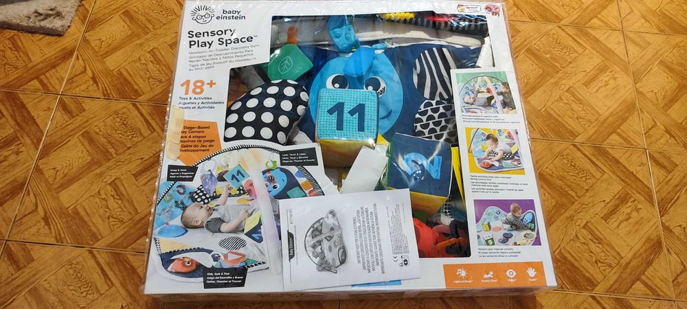 Активна гимнастика Sensory Play Space Baby Einstein