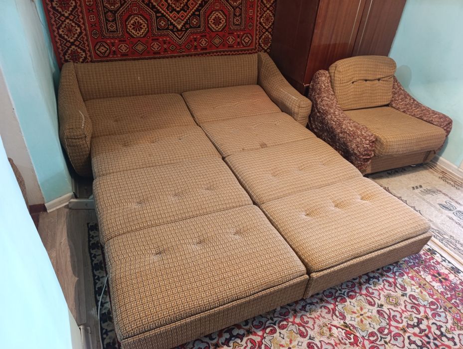 Диван и 2 кресла б/у Чехословакия