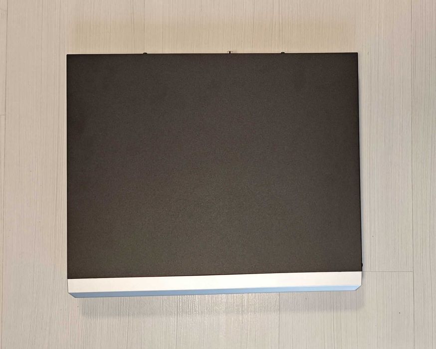Неупотребяван 8 портов PoE 4K NVR Hikvision DS-7608NI-K2/8P с 2TB HDD
