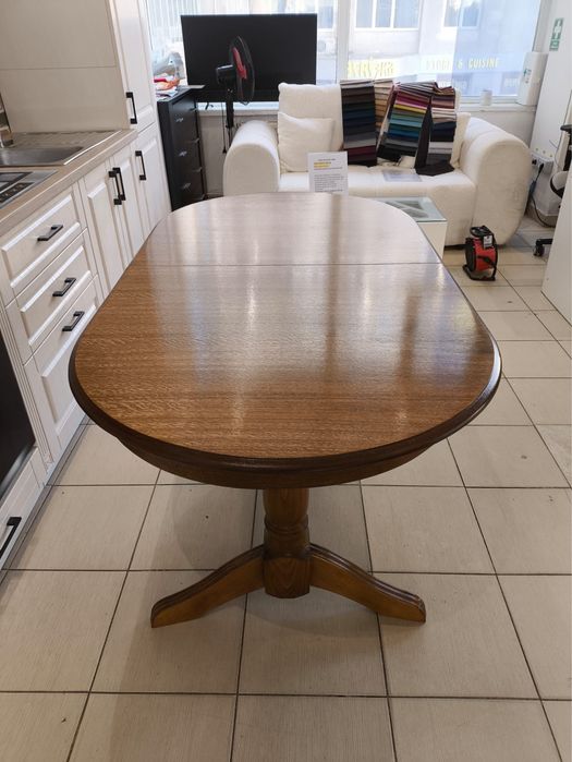 Masa extenzibila din stejar impecabila pret 2000 lei