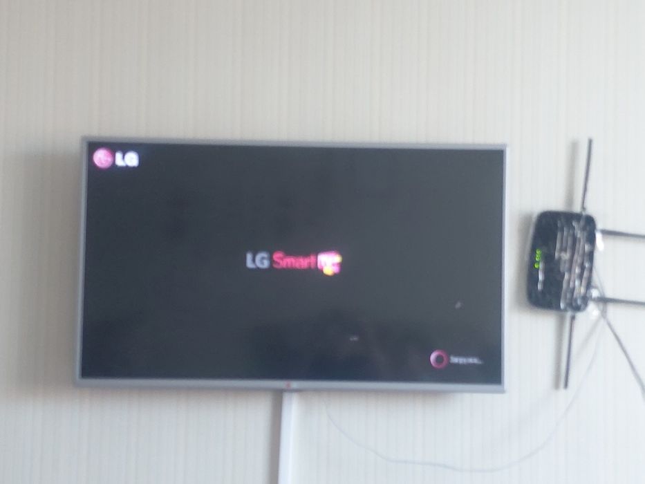 Продам  смарт телевизор  LG