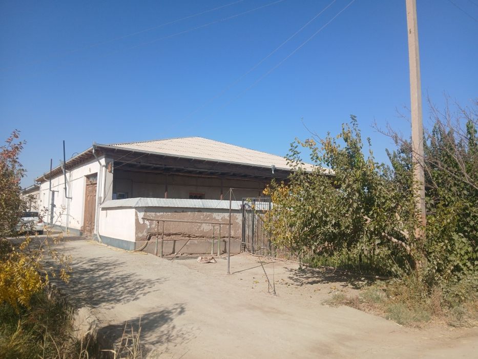 Янгиарик туман Вакиллар МФЙ да жойлашган 30 сотих ховли жой хамда