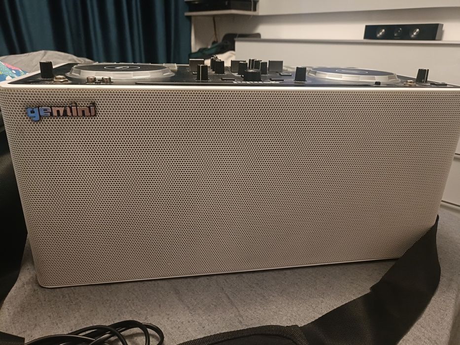 Boxa de mixaj Gemini