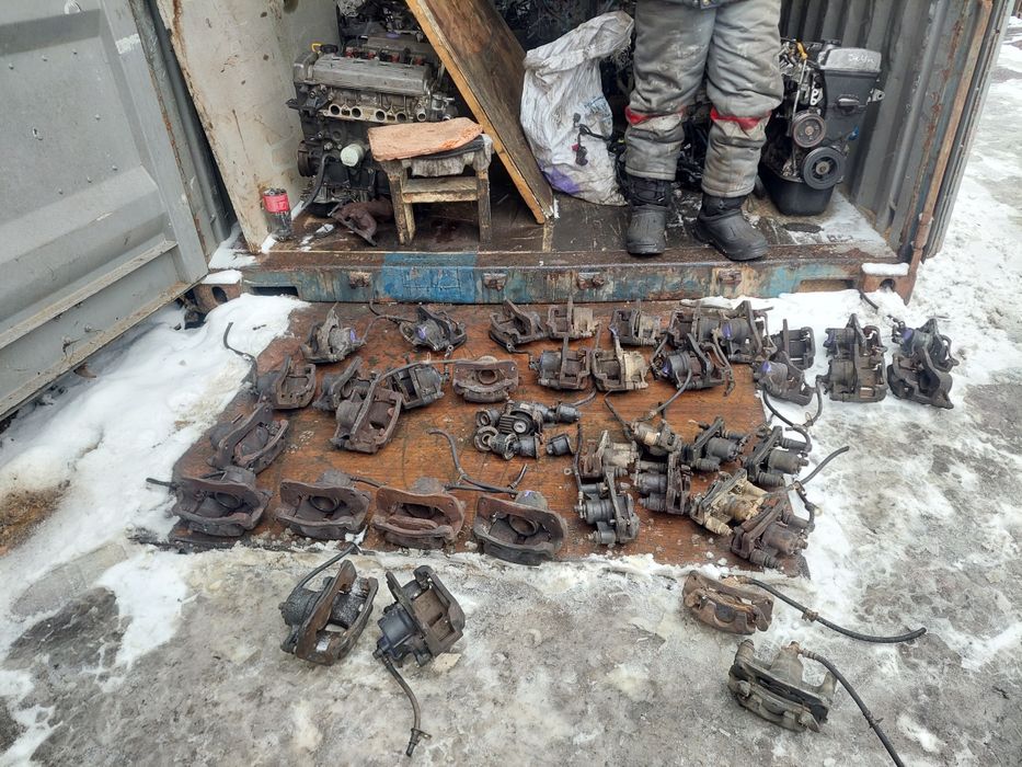 Суппорт Тойота камри 10 20 объём 2.2 5S-FE