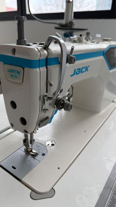 Masini de cusut Jack