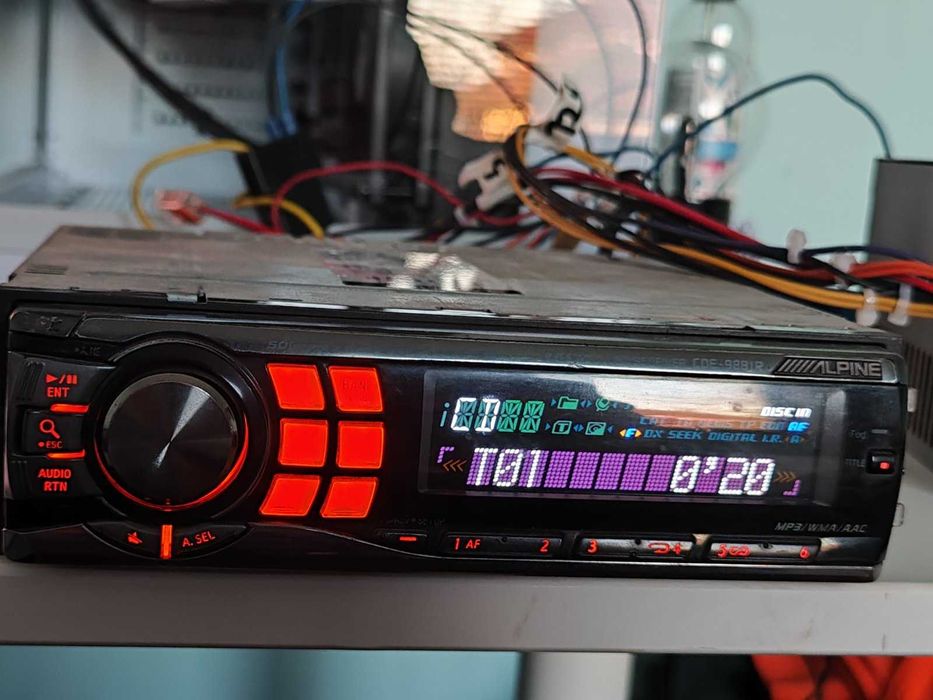 Радио Alpine CDE - 9881R + Дистанционно + Aux кабел