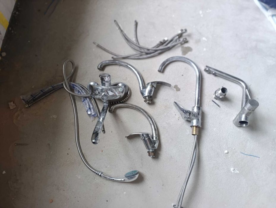 Продам смесители для раковины и ванны Б/у