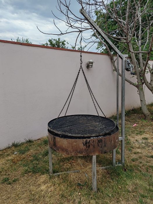 Gratar din inox suspendat