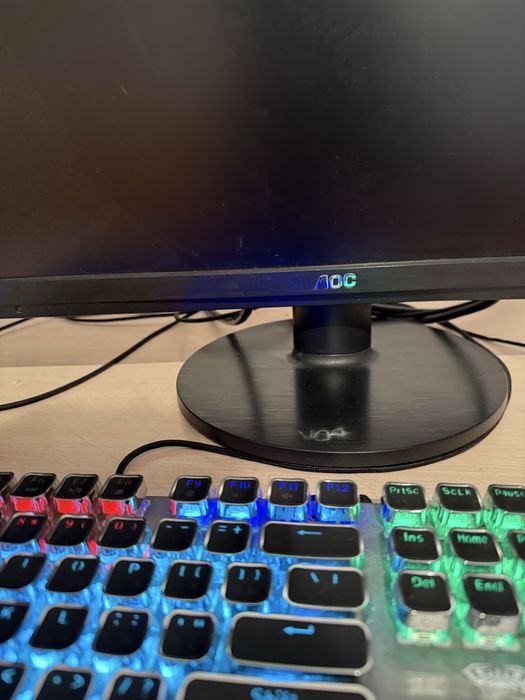 Полный комплект игровое вместе с столом