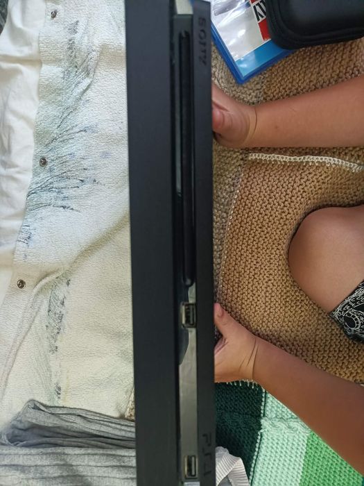 PS4 slim работи перфектно