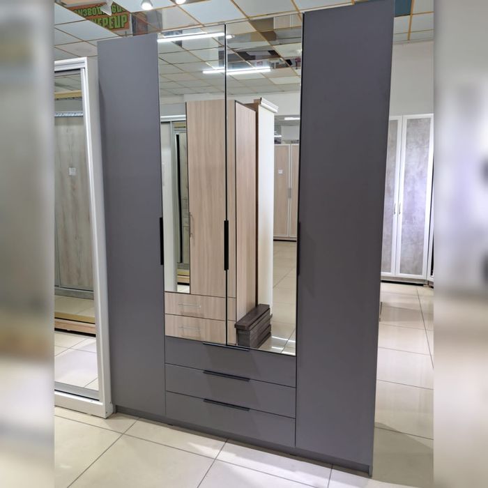 Продам новый шкаф.