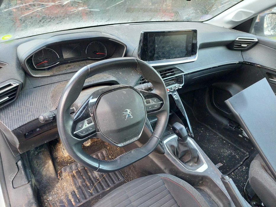 Peugeot Пежо 208 1,2 puretech 2021