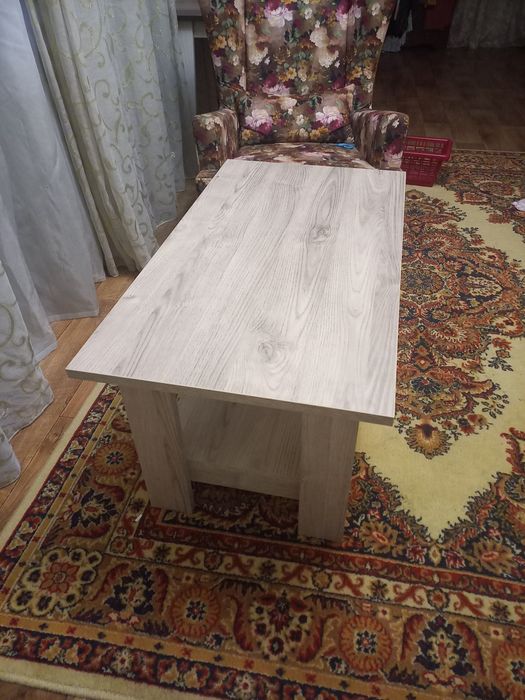 Журнальный столик