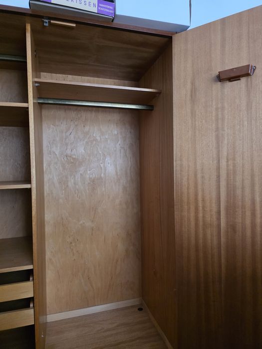 Шкафы плательные, двухстворчатые